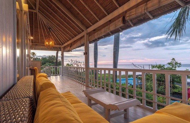 Villa privada frente a la playa en Seririt