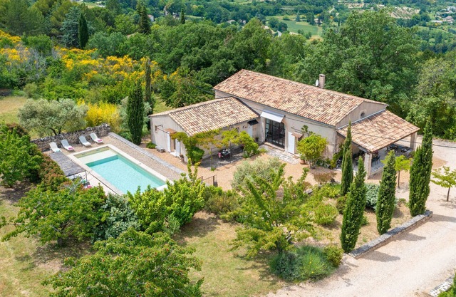 Villa Lumière des Cerisiers – Luxury villa in the Luberon with heated pool