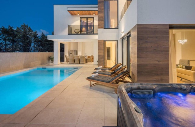 Villa Luxor