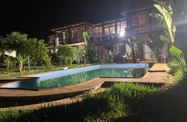 Villa luxueuse de 2000 m2 sur 400 m2