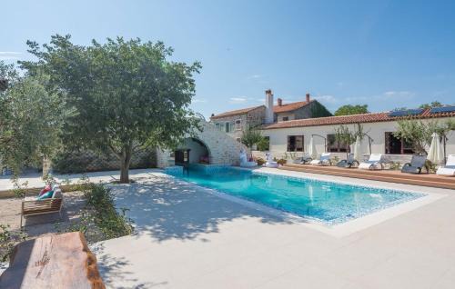 Villa LV near Novigrad for 8 people spa & children playground only 1,5 km from beach