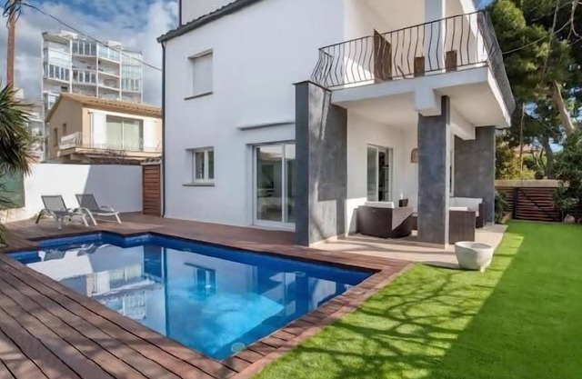 Costabravasuites Villa Miró
