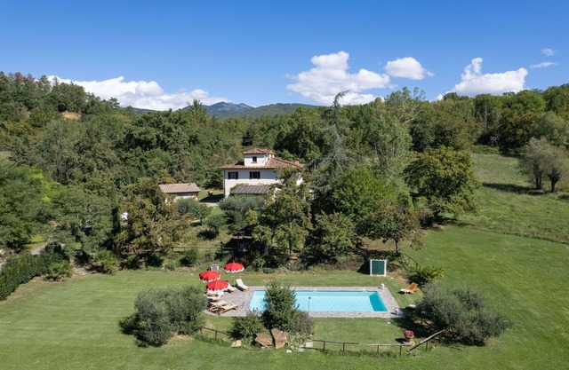 VILLA MARINA, Luxury Private Villa (exclusive use) in the Tuscan Countryside with private Swimmi...