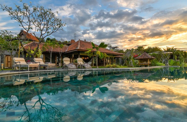 Villa Madoe Sumberkima Hill Retreat