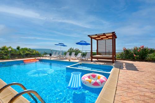 Villa Makeli