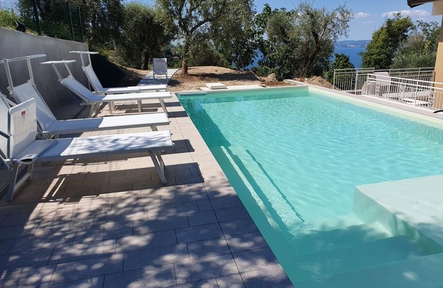 Villa Malù - APT Mara Vista a la piscina y al lago
