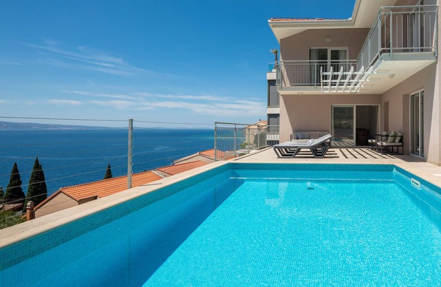 Villa MAM con piscina privada, 4 dormitorios, 5 baños, 10 personas máx.