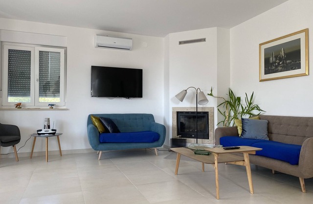 Villa Manka-Vacation villa in a quiet Istrian village - forest and beach nearby