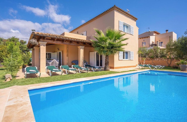 "Villa Manuela" con piscina infinita, jardín y Wi-Fi