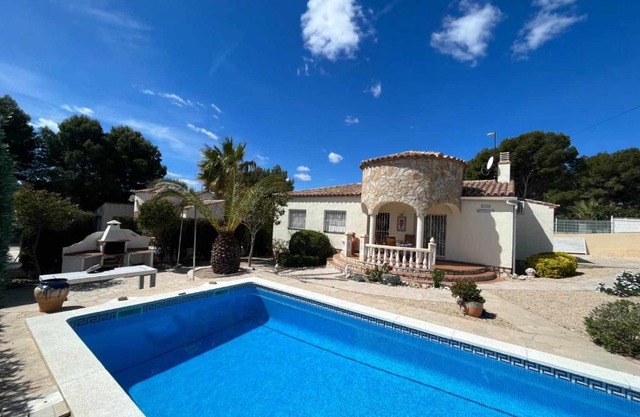 Villa Margarita con piscina privada wifi y AC