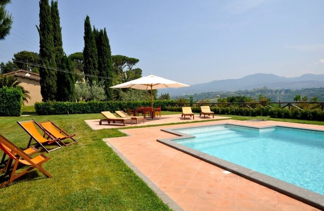 Villa Maria - Countryside villa with a private pool