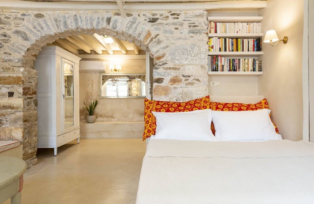 villa Maria-Syros, Krokos