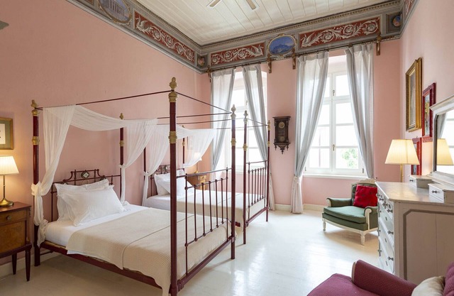Villa Maria-Syros, Myrsini