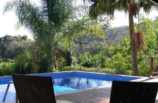 Villa Maria, tu paraíso tropical privado en la hermosa Atenas