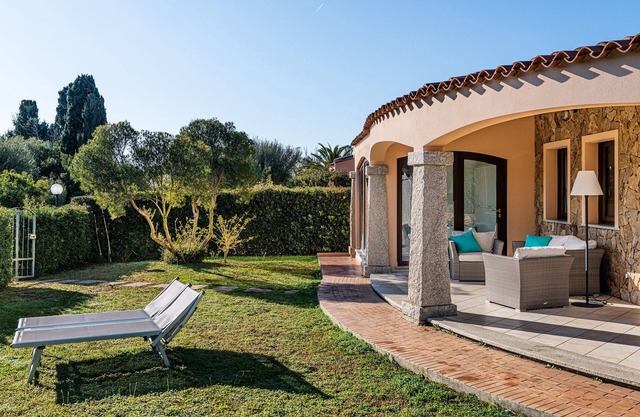 Villa 'Mariella' con terraza privada, Wi-Fi y aire acondicionado