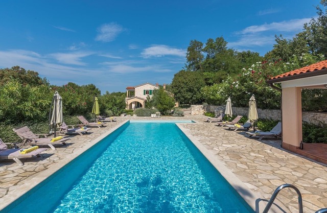Villa Marina with Shared Pool in Resort Vlakovo