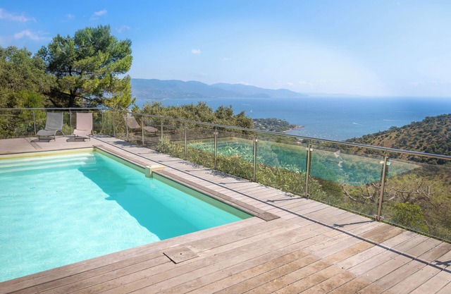 Villa Mariposa Gaou Bénat, panoramic sea view and Mediterranean garden