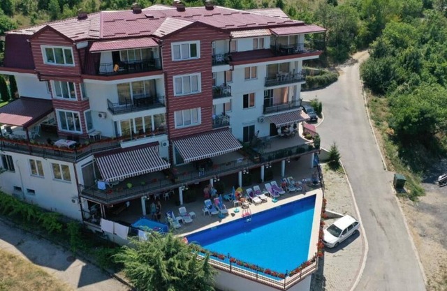 Villa Marta Green - Easy Access to the Lake and Mountain With Stunning Views