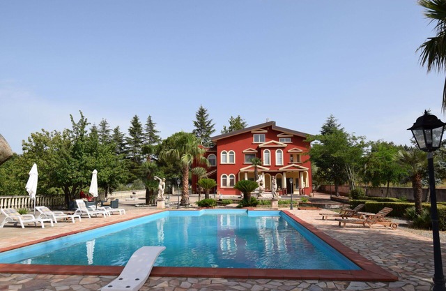 Villa Martino in Cosenza, private pool