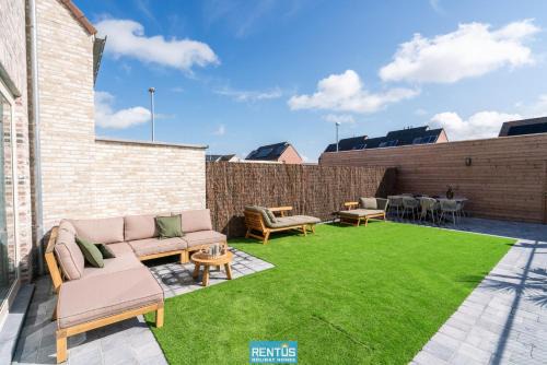 Villa Mater Maris - with large garden and garage