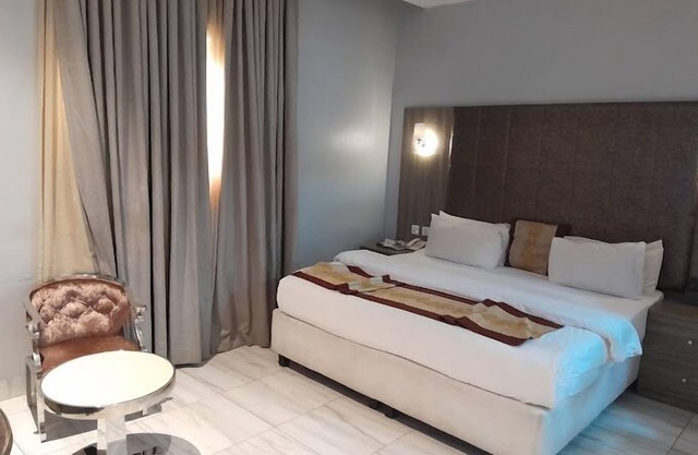 Villa Maxili Hotel and Apartment
