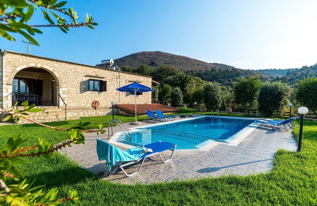 Villa Maza, hermosa villa de piedra en el pueblo tradicional de Maza, Chania