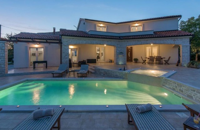 Villa Melli by Villas Holiday