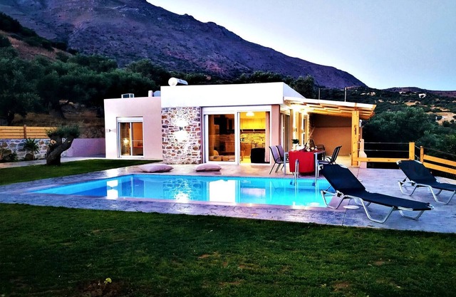 Villa Mike Close To Triopetra Beach