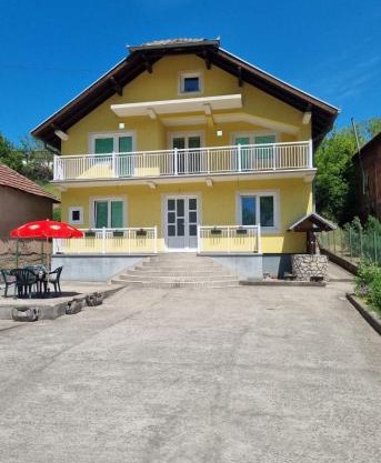 VILLA MILA