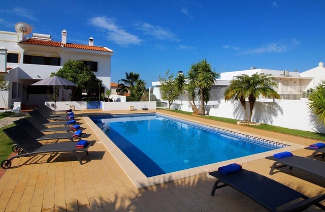 Villa Mills, Villa familiar, Gran piscina