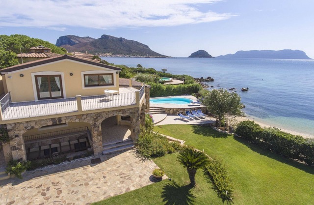 ESPECTACULAR VILLA EN LA PLAYA CON PISCINA - Ideal para 10 personas