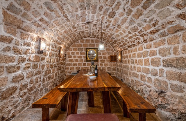 Villa Mirabilis, stunning superior villa, Dubrovnik Old Town