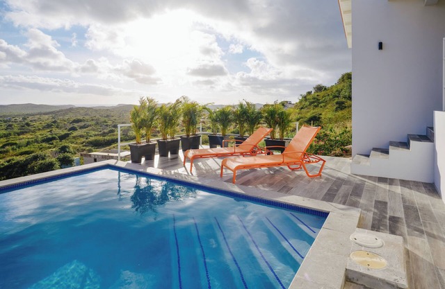 Villa Mirada Karibe with pool