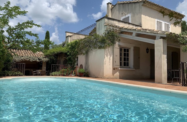 Villa Molassis in Eygalières, with swimming pool & view of the Alpilles mountains