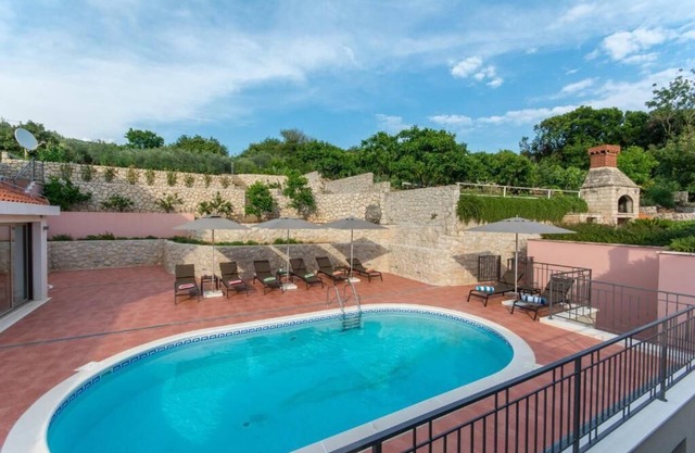Villa Molunat 2