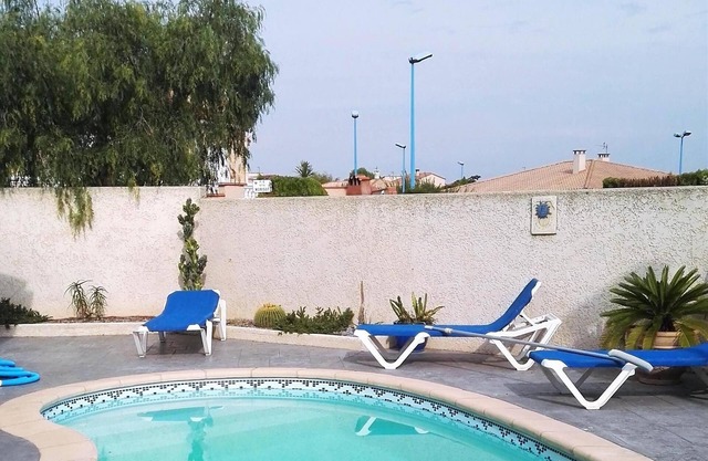 VILLA Montescot con piscina para unas vacaciones tranquilas junto al mar