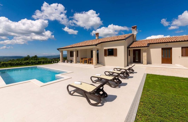 Villa Monti Draguć, Pazin