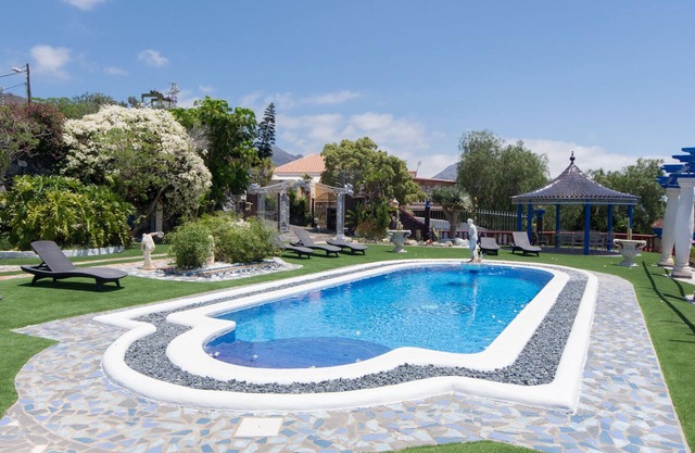 Villa Moradites B. Wonderful 2 Bedroom Villa. Communal Pool. Adeje.