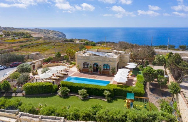 Villa Munqar 3 bedroom villa with private pool