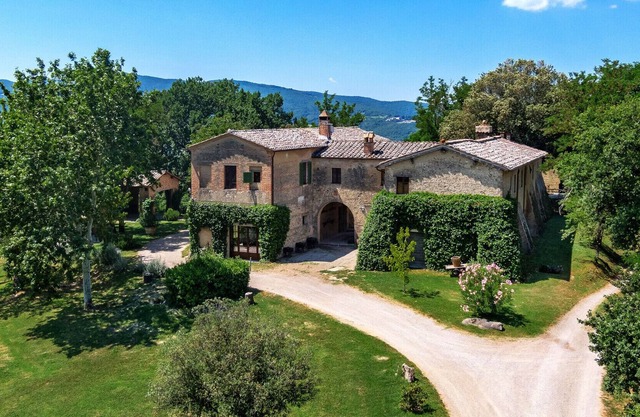Villa Murlo, with private pool in tuscan lands