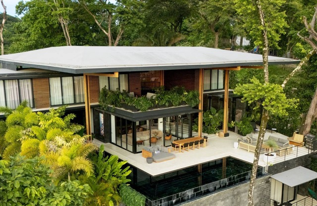 Villa Nalani Luxurious 6-bdr villa with 25 meter lap pool & amazing ocean view