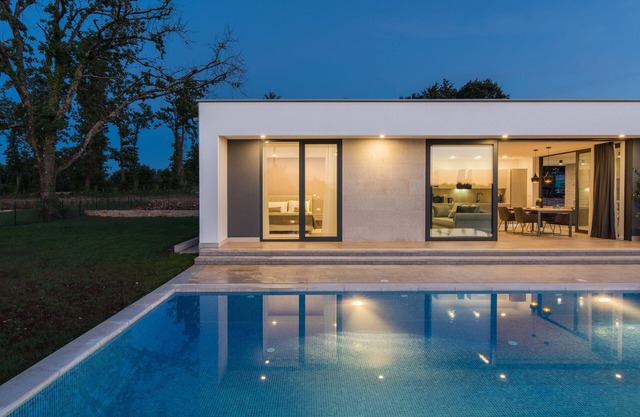 Villa Naos ****