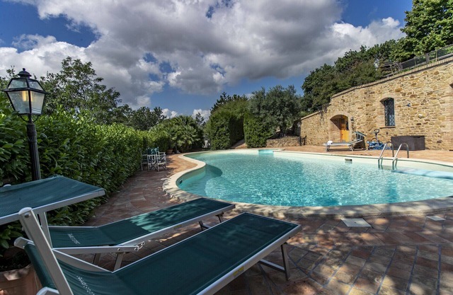 Villa Naturae, suggestive farmhouse with pool