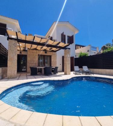 Villa Nausicaa private pool & hot tub, Aphrodite Hills Golf Resort