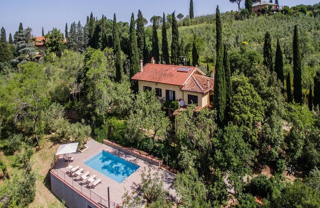 Villa cerca de Montecchio Vespoli con Piscina
