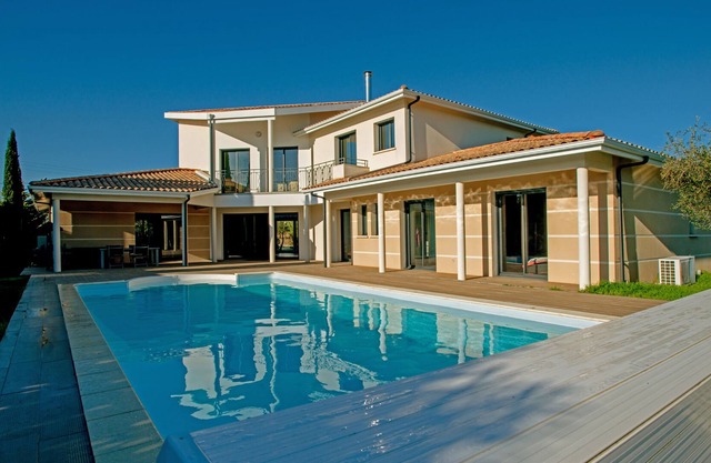 Villa near Bordeaux - swimming pool - ideal for telecommuting or vacation