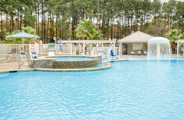 Villa Near Lake Palestine