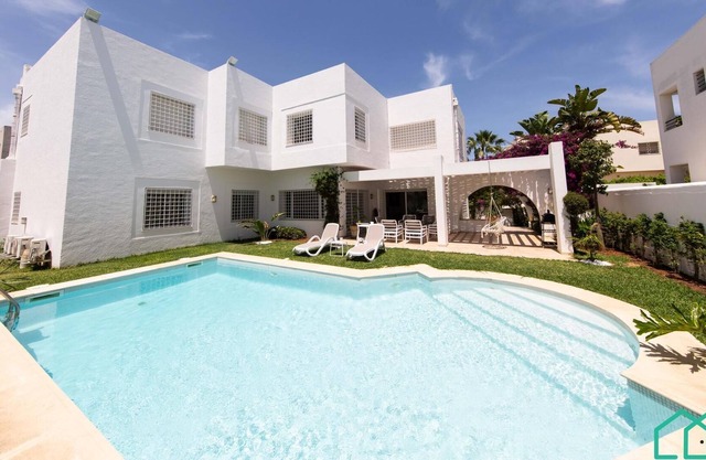 Villa Neptune II Piscine et Jeux en bord de mer