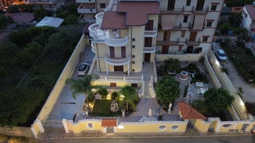 Villa Nicole House