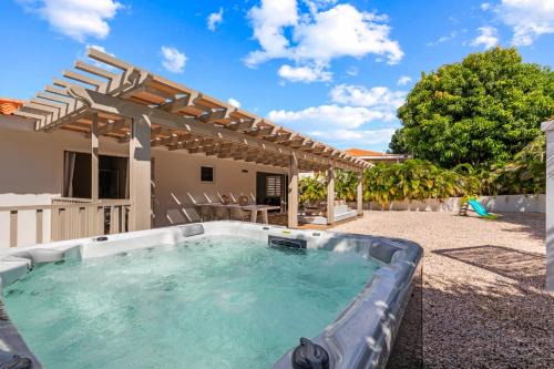 Villa Noni Curaçao met jacuzzi